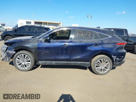 2021 Toyota Venza LE with VIN JTEAAAAH8MJ002246, listed as a IAAI auction lot 40646203 with 81,394 mi miles and . Bid and sale history available at DreamBid. Image 14.