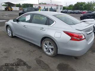 2013 Nissan Altima SV with VIN 1N4AL3AP6DC137673, listed as a IAAI auction lot 42198910 with 193,000 mi miles and . Bid and sale history available at DreamBid. Image 3.
