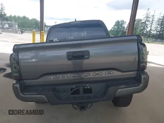2019 Toyota Tacoma SR z VIN 3TMCZ5AN1KM257081, wystawiony jako IAAI lot #42211385 z przebiegiem 60 229 mil mil oraz . Historia ofert i sprzedaży dostępna na DreamBid. Obrazek 17.