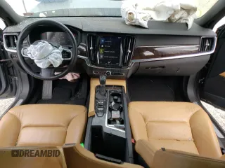 2018 Volvo S90 Momentum with VIN LVY982AK4JP015551, listed as a Copart auction lot 49139633 with 87,529 mi miles. Bid and sale history available at carsss.com. Image 8.