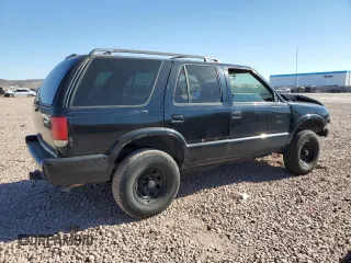 1997 GMC Jimmy SLS with VIN 1GKDT13W8V2560329, listed as a Copart auction lot 80992204 with 231,051 mi miles and Salvage Title. Bid and sale history available at carsss.com. Image 3.