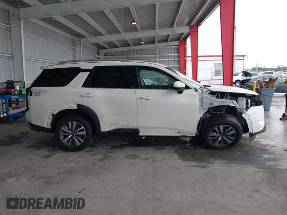 2024 Nissan Pathfinder SL z VIN 5N1DR3CA7RC312806, wystawiony jako IAAI lot #41354638 z przebiegiem 1 148 mil mil oraz . Historia ofert i sprzedaży dostępna na DreamBid. Obrazek 13.