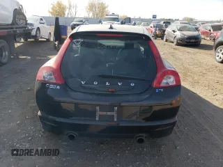 2010 Volvo C30 z VIN YV1672MK6A2172028, wystawiony jako Copart lot #77348434 z przebiegiem 168 765 mil mil oraz Czysty tytuł • Clean title. Historia ofert i sprzedaży dostępna na DreamBid. Obrazek 6.