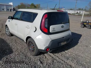 2015 Kia Soul with VIN KNDJN2A20F7808902, listed as a IAAI auction lot 42067299 with 156,908 mi miles. Bid and sale history available at carsss.com. Image 3.