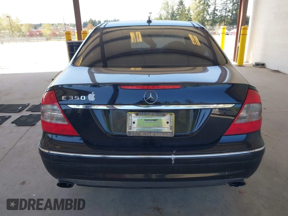 2009 Mercedes-Benz E-Class Luxury 3.5L with VIN WDBUF56X29B409585, listed as a IAAI auction lot 42046431 with 217,755 mi miles. Bid and sale history available at carsss.com. Image 16.