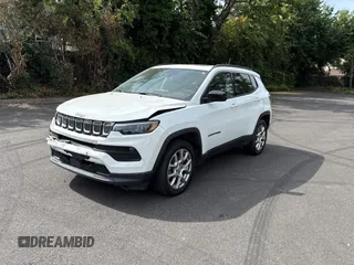 2022 Jeep Compass Latitude Lux with VIN 3C4NJDFB6NT164933, listed as a Copart auction lot 62031695 with 55,397 mi miles and Salvage title. Bid and sale history available at DreamBid. Image 2.