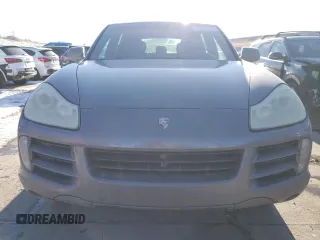 2010 Porsche Cayenne z VIN WP1AA2AP7ALA09642, wystawiony jako Copart lot #87620155 z przebiegiem 131 538 mil mil oraz Czysty tytuł • Clean title. Historia ofert i sprzedaży dostępna na DreamBid. Obrazek 5.
