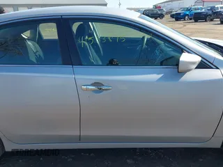 2015 Nissan Altima 2.5 SL with VIN 1N4AL3AP1FN890387, listed as a IAAI auction lot 41533875 with 149,173 mi miles. Bid and sale history available at carsss.com. Image 13.