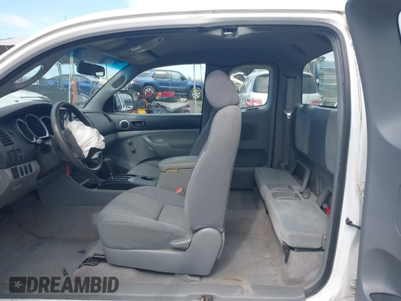 2006 Toyota Tacoma with VIN 5TEUU42N16Z216261, listed as a IAAI auction lot 41313912 with 97,086 mi miles. Bid and sale history available at carsss.com. Image 8.