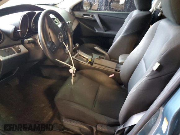 2011 Mazda 3 i Touring z VIN JM1BL1VF1B1436887, wystawiony jako Copart lot #45848185 z przebiegiem Nie podano mil oraz Szkoda całkowita • Salvage title. Historia ofert i sprzedaży dostępna na DreamBid. Obrazek 7.