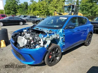 2024 Dodge Hornet R/T Plus z VIN ZACPDFDW2R3A23248, wystawiony jako Copart lot #57057955 z przebiegiem 525 mil mil oraz Szkoda całkowita • Salvage title. Historia ofert i sprzedaży dostępna na DreamBid. Obrazek 1.