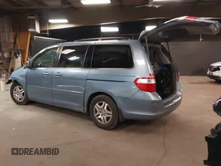 2007 Honda Odyssey EX-L with VIN 5FNRL38687B102568, listed as a IAAI auction lot 41991054 with 243,896 mi miles. Bid and sale history available at carsss.com. Image 3.