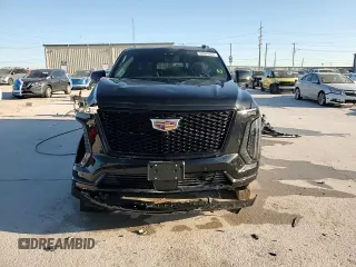 2025 Cadillac Escalade z VIN 1GYS9PRL6SR137800, wystawiony jako Copart lot #49889855 z przebiegiem 3 031 mil mil oraz Szkoda całkowita • Salvage title. Historia ofert i sprzedaży dostępna na DreamBid. Obrazek 15.