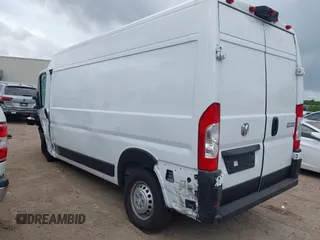 2025 Ram ProMaster Cargo with VIN 3C6MRVHG8SE548996, listed as a IAAI auction lot 42136697 with 3,166 mi miles and . Bid and sale history available at DreamBid. Image 3.