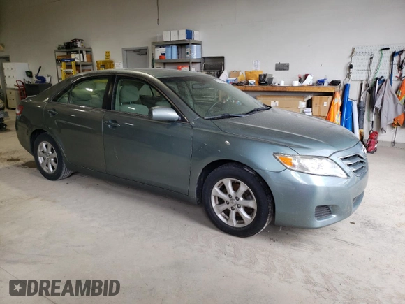 2010 Toyota Camry z VIN JTNBF3EK3A3002517, wystawiony jako Copart lot #57753675 z przebiegiem 196 094 mil mil oraz Szkoda całkowita • Salvage title. Historia ofert i sprzedaży dostępna na DreamBid. Obrazek 4.
