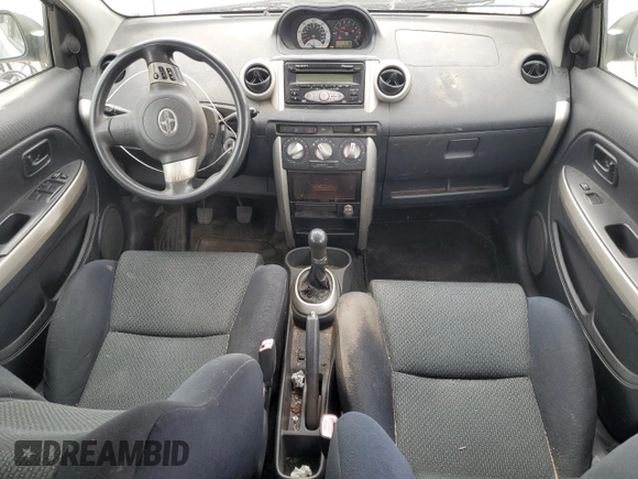 2006 Scion xA z VIN JTKKT624760160378, wystawiony jako Copart lot #53987585 z przebiegiem 160 507 mil mil oraz Tytuł czysty. Historia ofert i sprzedaży dostępna na DreamBid. Obrazek 8.