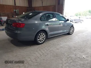 2012 Volkswagen Jetta SE с VIN 3VWDP7AJ6CM065513, выставлен на аукционе IAAI как лот 42348236 с пробегом 144 035 миль миль и . История ставок и продаж доступна на DreamBid. Изображение 4.