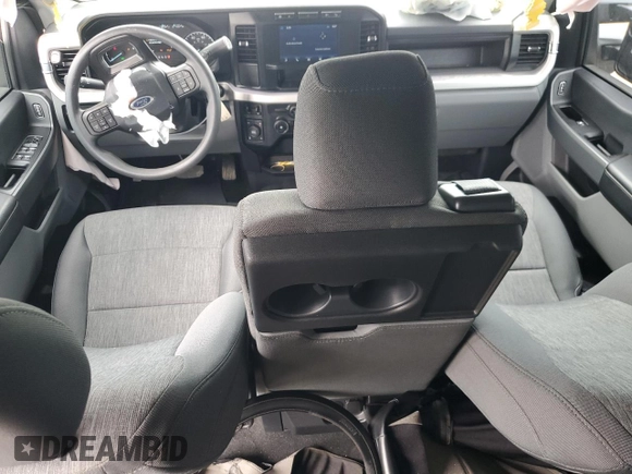 2023 Ford F-250 XL with VIN 1FT8W2BTXPEC34552, listed as a Copart auction lot 65428444 with 39,595 mi miles and Salvage title. Bid and sale history available at DreamBid. Image 8.