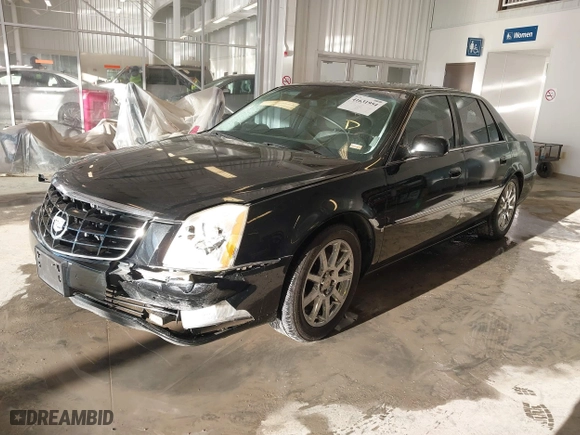 2008 Cadillac DTS w/1SE with VIN 1G6KD57958U127610, listed as a IAAI auction lot 41631954 with 190,946 mi miles. Bid and sale history available at carsss.com. Image 17.