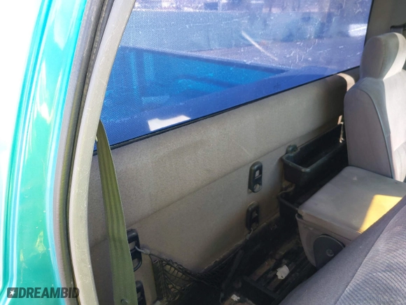 1996 Dodge Ram 1500 with VIN 1B7HC16Y1TJ166118, listed as a IAAI auction lot 41724889 with 168,785 mi miles. Bid and sale history available at carsss.com. Image 8.