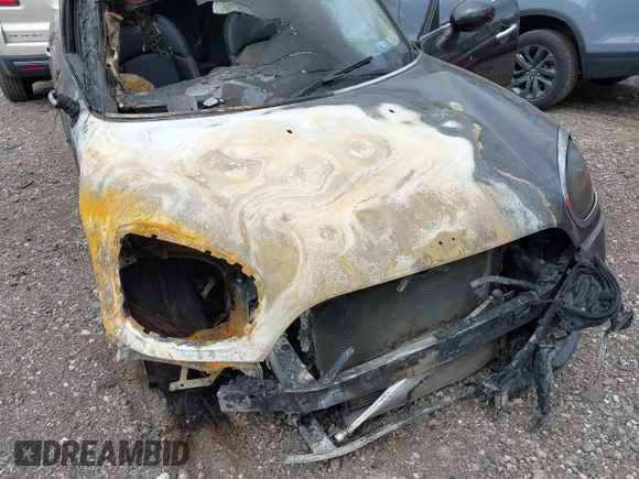 2019 MINI Countryman Cooper S с VIN WMZYT5C59K3E64682, выставлен на аукционе IAAI как лот 42149889 с пробегом Не указан миль и . История ставок и продаж доступна на DreamBid. Изображение 6.