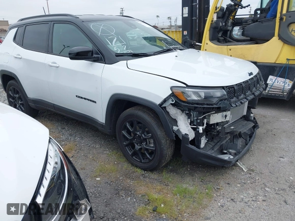 2024 Jeep Compass Latitude with VIN 3C4NJDBN0RT588081, listed as a IAAI auction lot 41773631 with 6,853 mi miles. Bid and sale history available at carsss.com. Image 1.