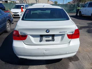 2006 BMW 3 Series 325i with VIN WBAVB13546KX50170, listed as a IAAI auction lot 41960414 with 118,453 mi miles and . Bid and sale history available at carsss.com. Image 12.