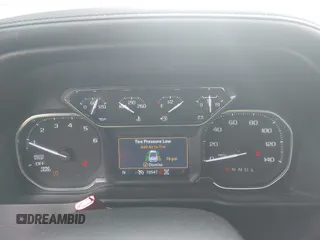 2021 GMC Sierra 1500 SLT z VIN 3GTU9DET8MG413416, wystawiony jako IAAI lot #41935465 z przebiegiem 70 547 mil mil oraz . Historia ofert i sprzedaży dostępna na DreamBid. Obrazek 7.