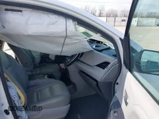 2016 Toyota Sienna LE AAS with VIN 5TDKK3DC2GS731724, listed as a IAAI auction lot 41631571 with 88,900 mi miles. Bid and sale history available at carsss.com. Image 5.