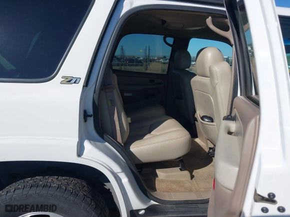 2003 Chevrolet Tahoe Z71 with VIN 1GNEK13T73R225437, listed as a IAAI auction lot 41679198 with 199,048 mi miles. Bid and sale history available at carsss.com. Image 8.