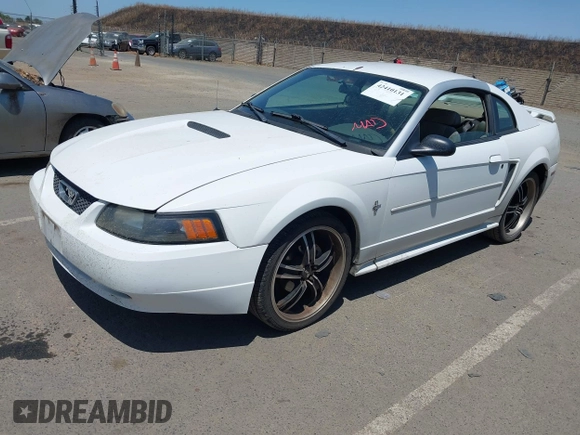 2002 Ford Mustang Standard z VIN 1FAFP40422F145109, wystawiony jako IAAI lot #42410131 z przebiegiem 200 734 mil mil oraz . Historia ofert i sprzedaży dostępna na DreamBid. Obrazek 2.