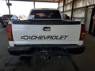 2000 Chevrolet Silverado 1500 with VIN 2GCEC19W0Y1310868, listed as a Copart auction lot 52819815 with 348,088 mi miles and Salvage Title. Bid and sale history available at DreamBid. Image 6.