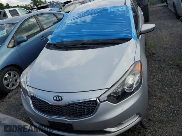 2016 Kia Forte LX z VIN KNAFK5A83G5647749, wystawiony jako Copart lot #47702034 z przebiegiem 75 492 mil mil oraz Szkoda całkowita • Salvage title. Historia ofert i sprzedaży dostępna na DreamBid. Obrazek 5.