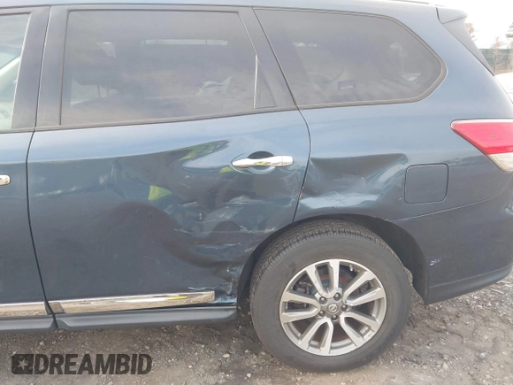 2013 Nissan Pathfinder SV with VIN 5N1AR2MM0DC682123, listed as a IAAI auction lot 41886581 with 193,262 mi miles. Bid and sale history available at carsss.com. Image 6.