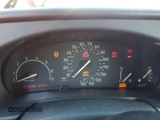 1998 Saab 900 z VIN YS3DD78B2W7003673, wystawiony jako Copart lot #81543764 z przebiegiem 121 338 mil mil oraz Czysty tytuł • Clean title. Historia ofert i sprzedaży dostępna na DreamBid. Obrazek 9.