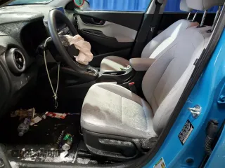 2022 Hyundai Kona SEL with VIN KM8K62ABXNU916683, listed as a Copart auction lot 44970635 with 35,543 mi miles and Salvage Title. Bid and sale history available at DreamBid. Image 7.