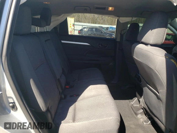 2018 Toyota Highlander LE z VIN 5TDZARFH4JS040991, wystawiony jako Copart lot #48375895 z przebiegiem 47 243 mil mil oraz Szkoda całkowita • Salvage title. Historia ofert i sprzedaży dostępna na DreamBid. Obrazek 12.