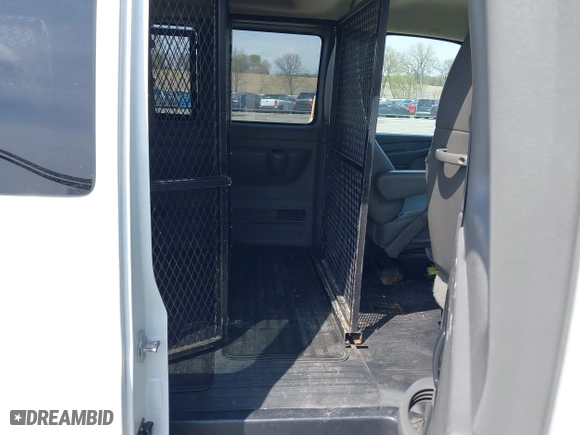 2013 Chevrolet Express Passenger 1LT with VIN 1GAZG1FA1D1191719, listed as a IAAI auction lot 42124977 with 92,228 mi miles. Bid and sale history available at carsss.com. Image 8.