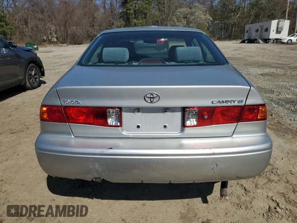 2001 Toyota Camry CE with VIN 4T1BG22K11U857058, listed as a Copart auction lot 53897365 with 147,482 mi miles and Clean Title. Bid and sale history available at carsss.com. Image 6.
