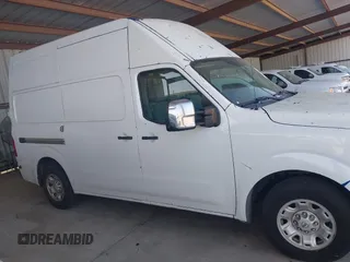 2018 Nissan NV Cargo SV z VIN 1N6AF0LYXJN809818, wystawiony jako IAAI lot #41882662 z przebiegiem 109 329 mil mil oraz . Historia ofert i sprzedaży dostępna na DreamBid. Obrazek 13.