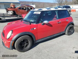 2004 MINI Cooper Hardtop S with VIN WMWRE33454TD88839, listed as a Copart auction lot 47638415 with 147,685 mi miles and Salvage Title. Bid and sale history available at carsss.com. Image 1.