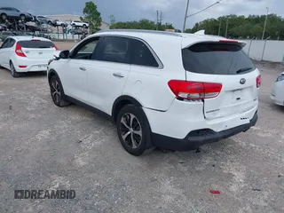 2017 Kia Sorento EX с VIN 5XYPH4A58HG315255, выставлен на аукционе IAAI как лот 42641751 с пробегом 105 385 миль миль и . История ставок и продаж доступна на DreamBid. Изображение 3.