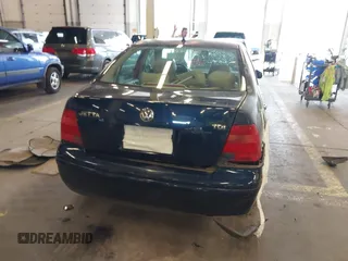 2002 Volkswagen Jetta GLS с VIN 3VWSP69M02M093290, выставлен на аукционе IAAI как лот 42233638 с пробегом 208 561 миль миль и . История ставок и продаж доступна на DreamBid. Изображение 16.