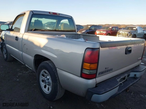 2007 GMC Sierra 1500 Classic Work Truck with VIN 1GTEC14X37Z131777, listed as a IAAI auction lot 41321405 with 237,657 mi miles. Bid and sale history available at carsss.com. Image 3.