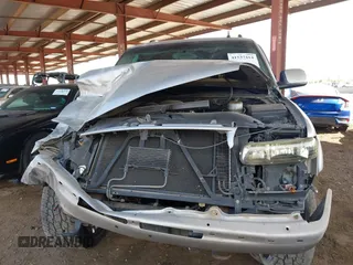 2006 Chevrolet Tahoe Z71 with VIN 1GNEK13T66R165865, listed as a IAAI auction lot 41537414 with 186,752 mi miles. Bid and sale history available at carsss.com. Image 6.