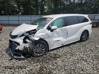 2021 Toyota Sienna LE z VIN 5TDKRKEC4MS023569, wystawiony jako Copart lot #60373465 z przebiegiem 121 797 mil mil oraz Szkoda całkowita • Salvage title. Historia ofert i sprzedaży dostępna na DreamBid. Obrazek 1.