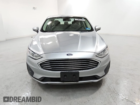 2020 Ford Fusion SE with VIN 3FA6P0H79LR129422, listed as a Copart auction lot 58748455 with 134,292 mi miles and Clean title. Bid and sale history available at DreamBid. Image 5.