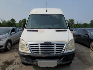 2010 Freightliner Sprinter with VIN WDYPE8CC9A5453031, listed as a Copart auction lot 67981854 with 134,144 mi miles and Clean Title. Bid and sale history available at DreamBid. Image 5.