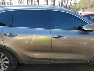 2018 Kia Sorento LX with VIN 5XYPGDA33JG424570, listed as a IAAI auction lot 41485156 with 110,893 mi miles. Bid and sale history available at carsss.com. Image 13.