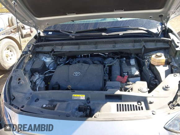 2022 Toyota Highlander XLE with VIN 5TDGZRBH4NS575217, listed as a IAAI auction lot 41863526 with 67,324 mi miles and . Bid and sale history available at DreamBid. Image 10.